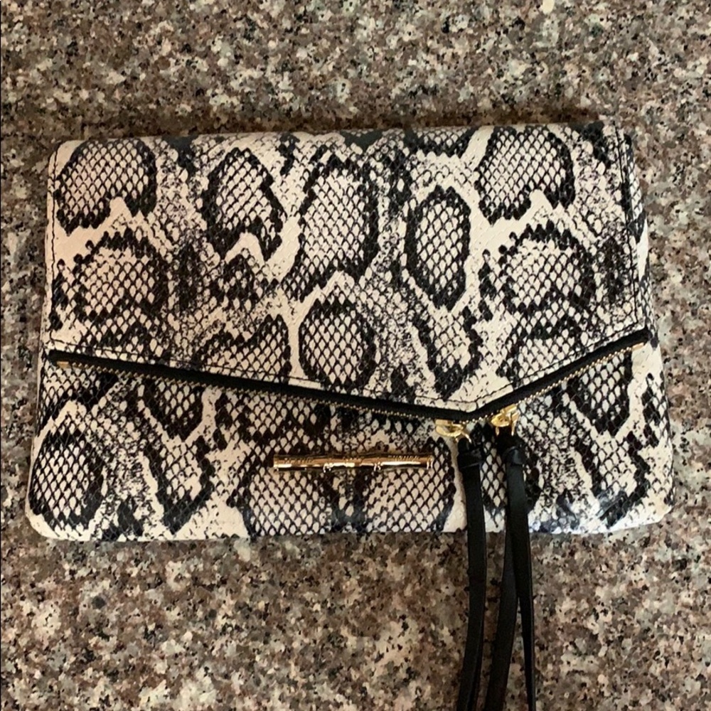 Elaine Turner snakeskin clutch